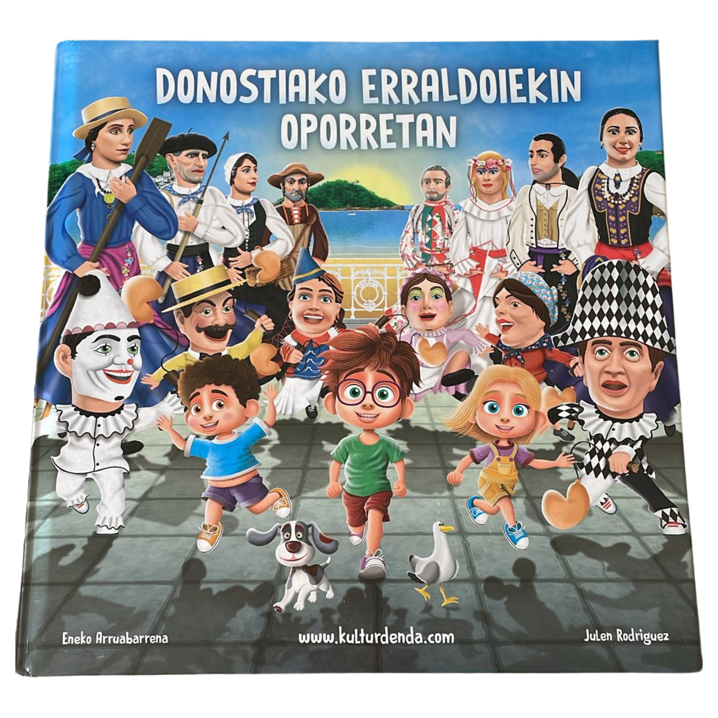 Pack Camiseta + Maskuria + Libro "Donostiako Erraldoiekin Oporretan" (Euskera)