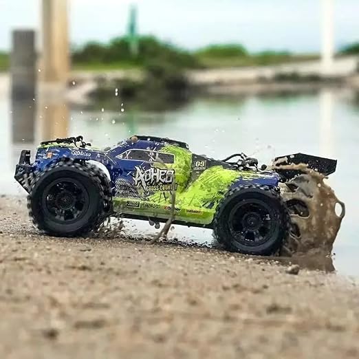 Coche teledirigido Ashes 4x4 sobre terreno