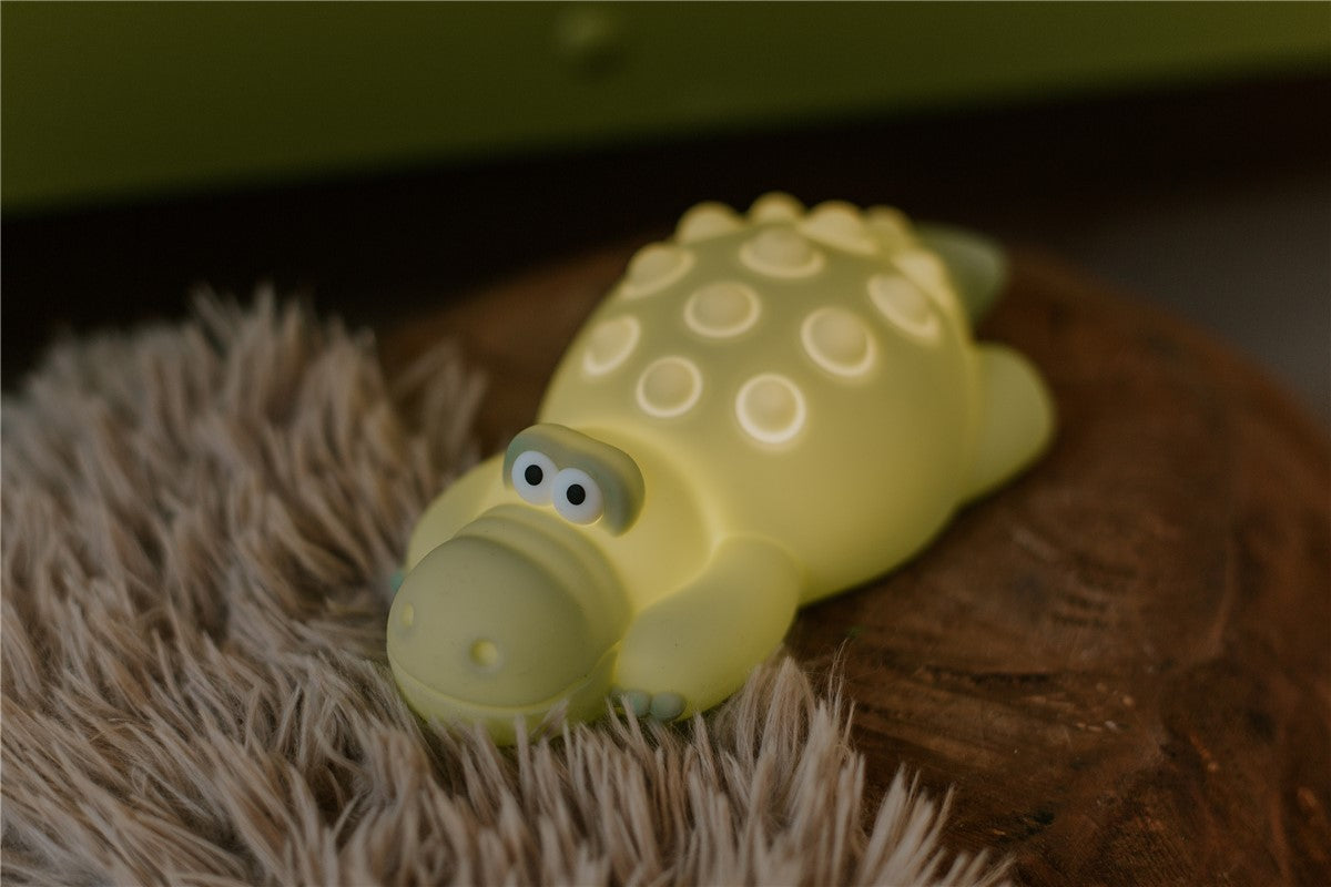 Lámpara de noche LED Cocodrilo Mary's – Luz nocturna infantil – Kulturdenda